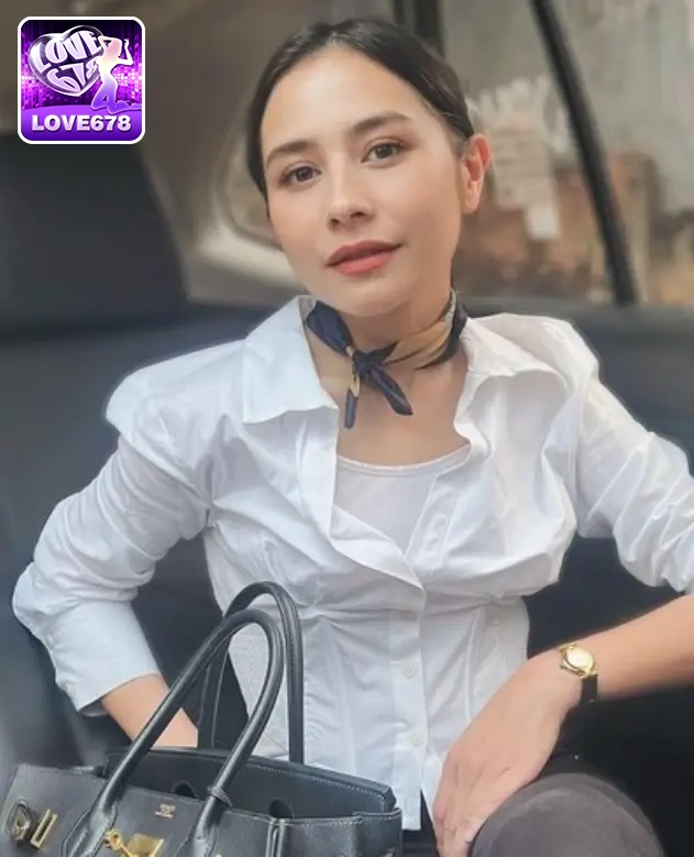 Prilly Latuconsina-Jonitogel